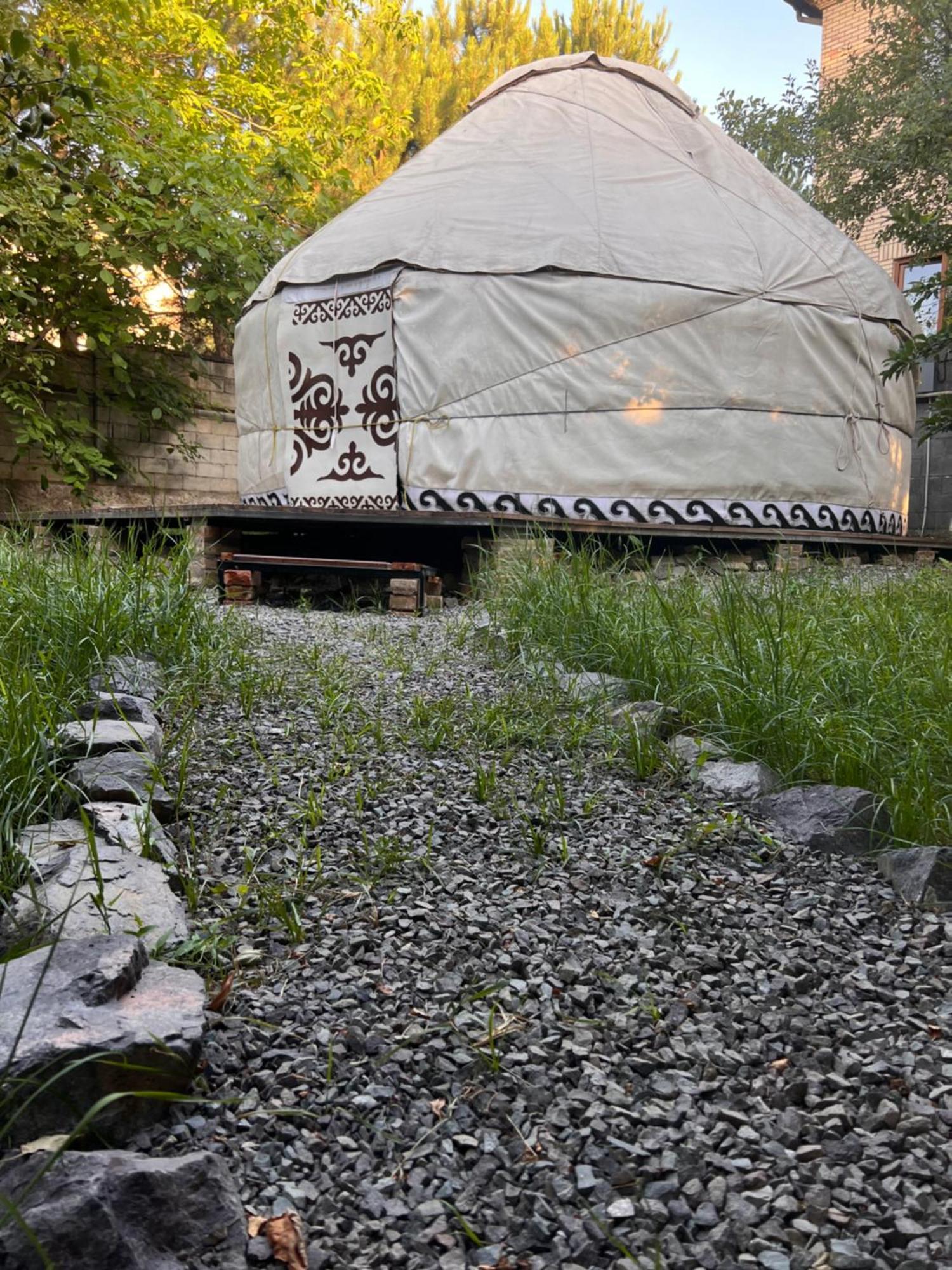 Sweet Vibe Hotel Almaty Exterior photo